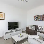 Miral 3 - Sea Front By Hd Apartmán *