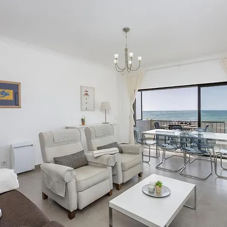 Apartament Miral 3 - Sea Front By Hd