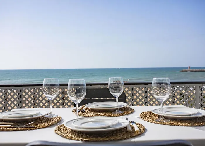 Апартаменты Miral 3 - Sea Front By Hd *