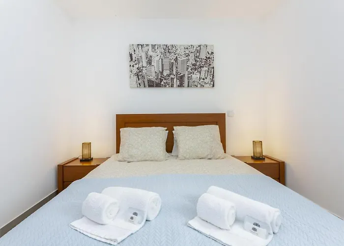 Apartment Miral 3 - Sea Front By Hd Quarteira